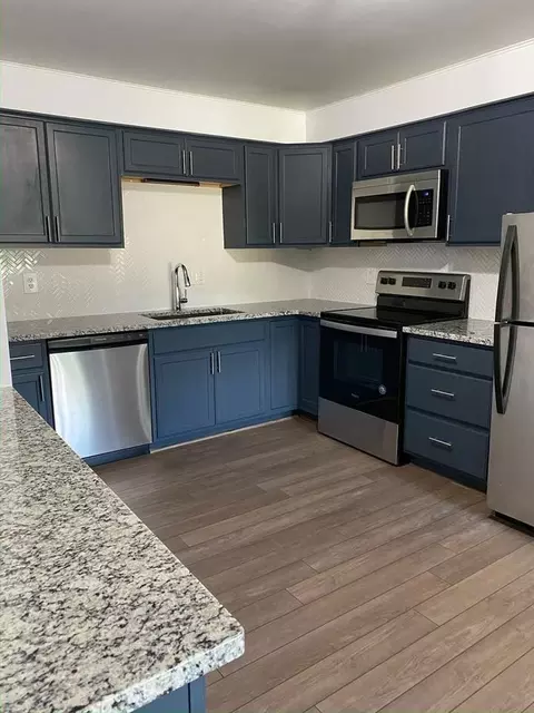 1109 Derby Rd, Birmingham, MI 48009