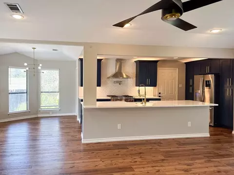 52111 Rusdell Dr, Irving, TX 75060