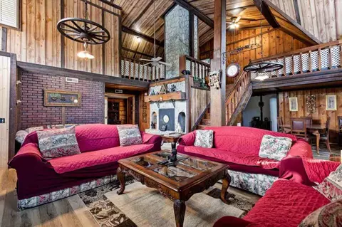 walnut hill ln, Sevierville, TN 37876