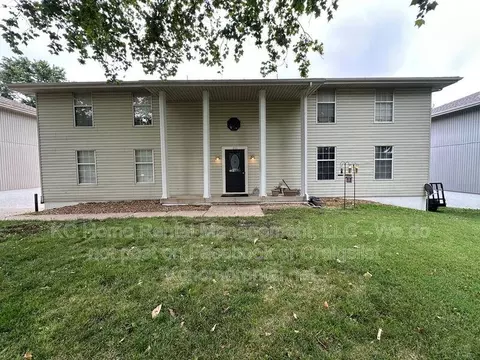 211 NW Barr Rd #A, Grain Valley, MO 64029