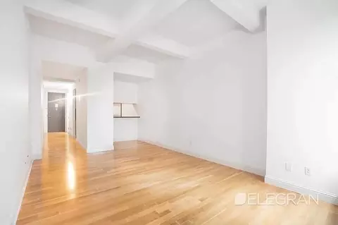 88 Greenwich St #812, New York, NY 10006