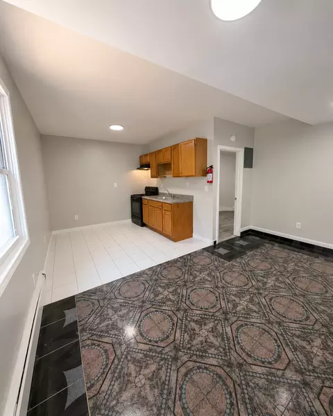 809 Summer Ave #2B, Newark, NJ 07104
