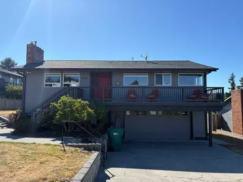 3814 R Ave, Anacortes, WA 98221