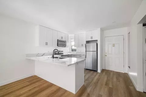 17000 Burbank Blvd #204, Los Angeles, CA 91316