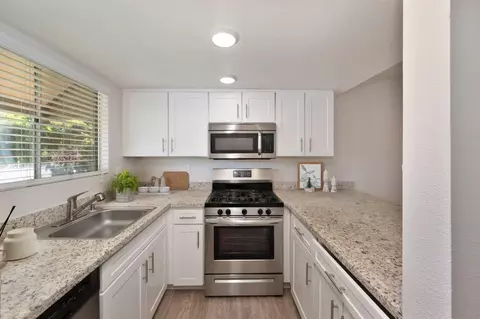 43100 30th St W, Lancaster, CA 93536