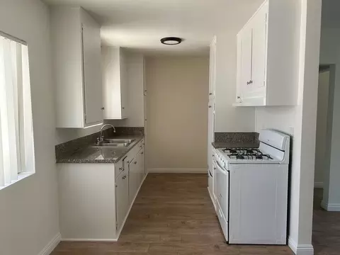 5130 Yarmouth Ave #23, Los Angeles, CA 91316