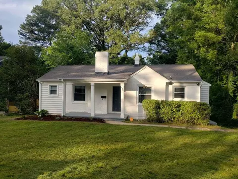 533 Ambassador St, Charlotte, NC 28208