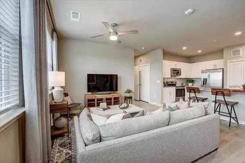 295 E Wilco Hwy #A1, Hutto, TX 78634