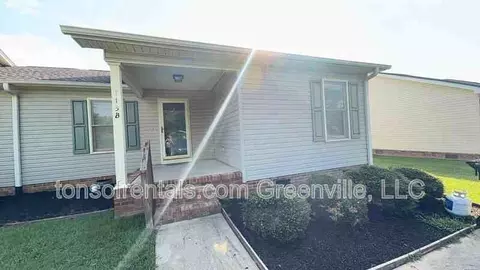 113 Hipps Ave # B, Simpsonville, SC 29681