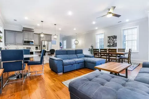 erato st, New Orleans, LA 70130
