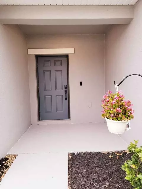 720 Taurus Ln, Saint Cloud, FL 34772 photo 2