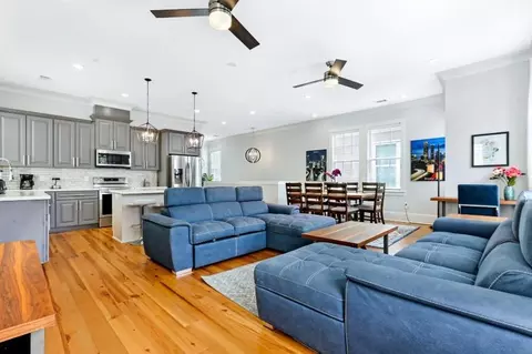 carondelet st, New Orleans, LA 70130