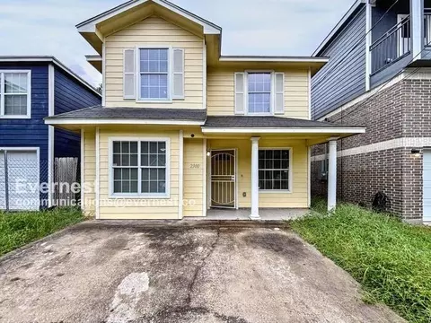 2300 Abernathy St, Houston, TX 77026