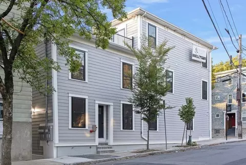 129 5th St #1, Cambridge, MA 02141