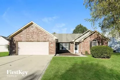 9626 Piper Lake Dr, Indianapolis, IN 46239