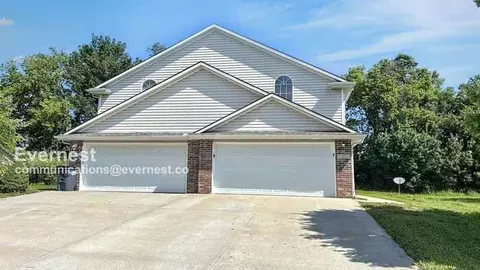 1300 NW Willow Dr, Grain Valley, MO 64029