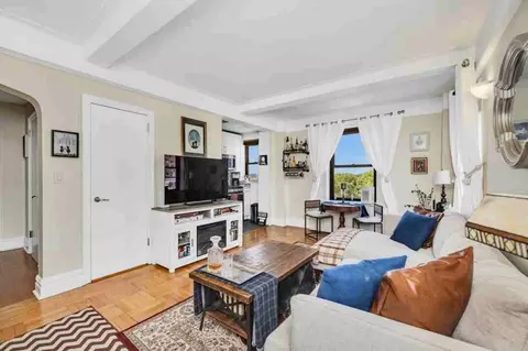 230 Riverside Dr #8P, New York, NY 10025