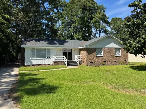 1300 Mc Duffers Rd, Rocky Mount, NC 27804