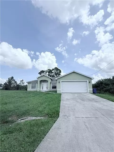 2906 24th St SW, Lehigh Acres, FL 33976