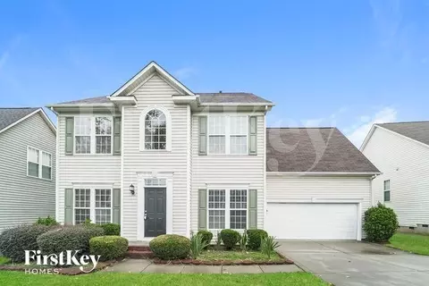 11831 Guildhall Ln, Charlotte, NC 28213