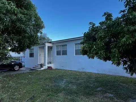1125 NW 144th St, Golden Glades, FL 33168