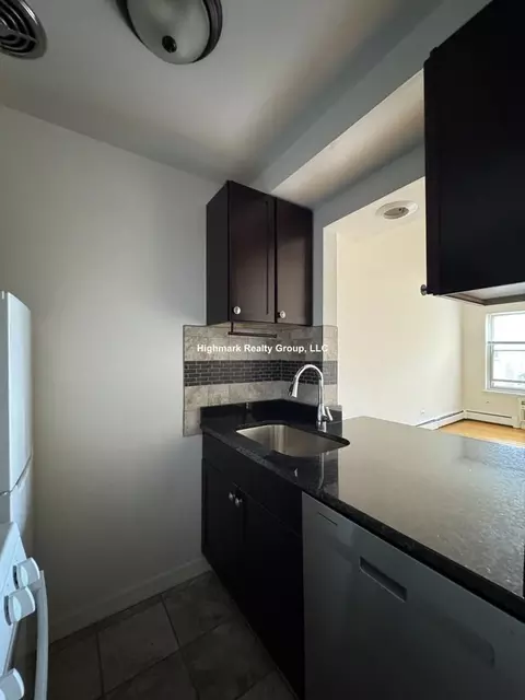 6830 N Sheridan Rd #561A, Chicago, IL 60626