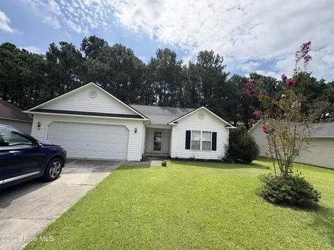 110 Sycamore Dr, Jacksonville, NC 28546