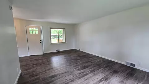 906 W Walnut St, Kankakee, IL 60901 photo 3