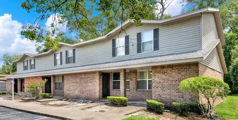 215 Whispering Oaks Ct, Orange City, FL 32763