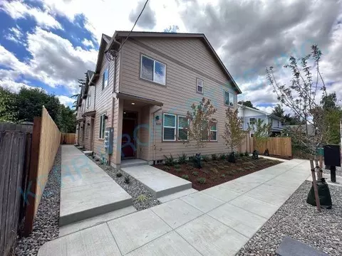 8550 SE Lafayette St, Portland, OR 97266