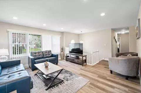 willow st, Lake In The Hills, IL 60156