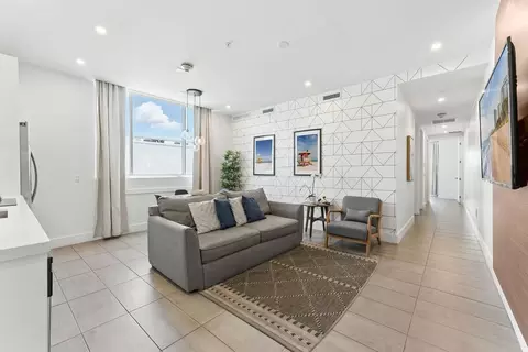 meridian ave, Miami Beach, FL 33139