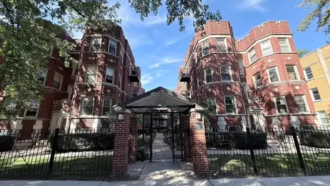 1342 W Greenleaf Ave #2B, Chicago, IL 60626