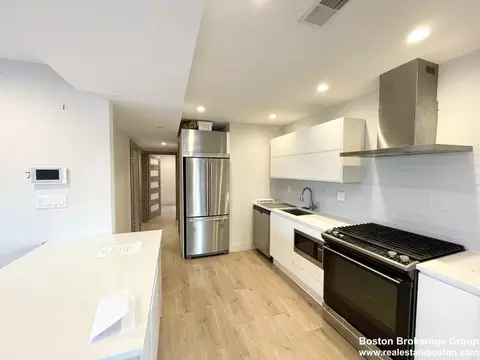 118 Buttonwood St #32, Boston, MA 02125