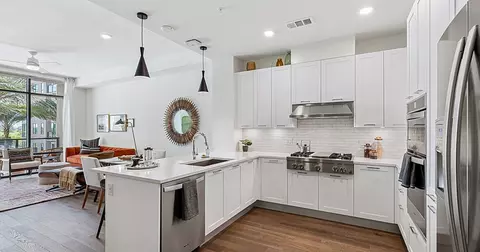 929 Westcott St #1218, Houston, TX 77007