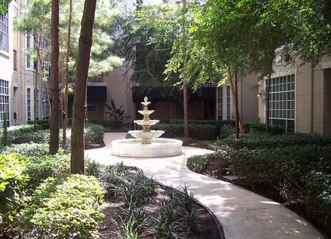 1919 Post Oak Blvd #104, Houston, TX 77056