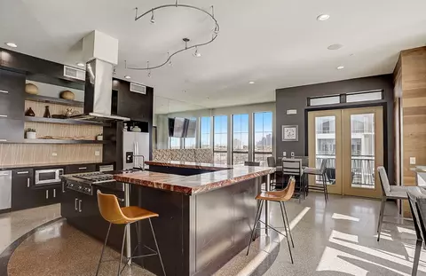 2800 Kirby Dr #453, Houston, TX 77098