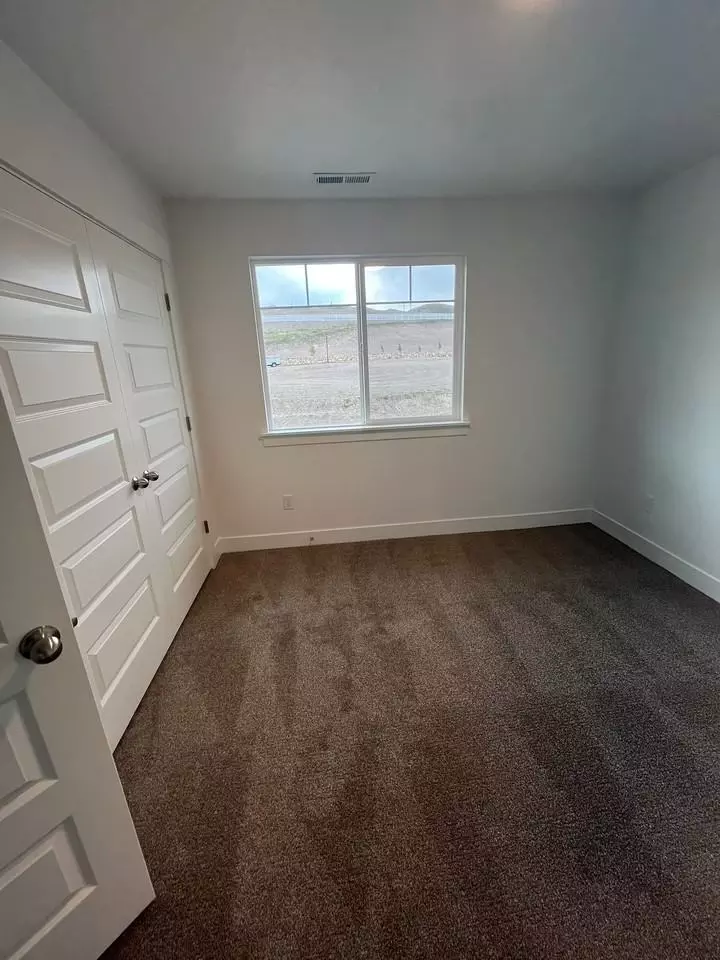  2867 N Blue Dawn Ln, Saratoga Springs, UT 84045 photo 16