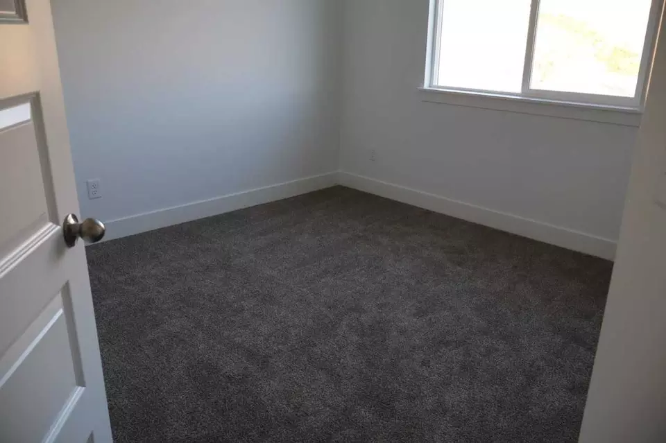  2867 N Blue Dawn Ln, Saratoga Springs, UT 84045 photo 11