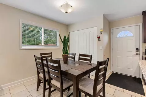 w dundee rd, Wheeling, IL 60090 photo 5