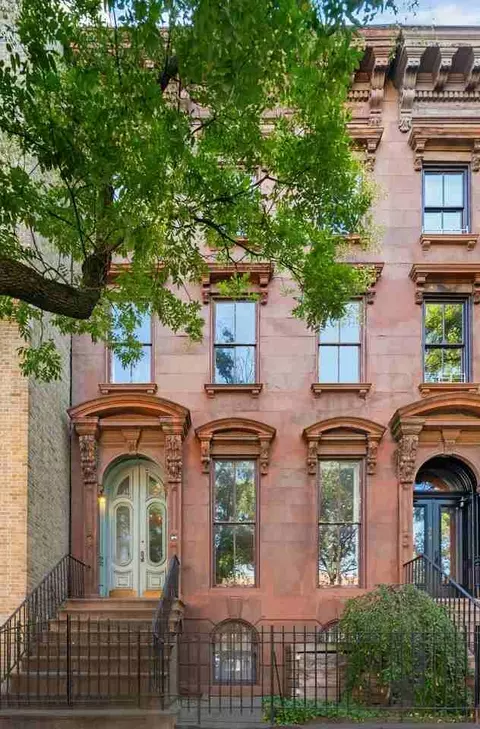 307 Adelphi St, Brooklyn, NY 11205
