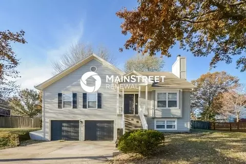 2314 NE Springbrook St, Blue Springs, MO 64014