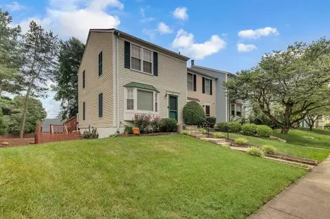 7113 Latour Ct, Alexandria, VA 22315