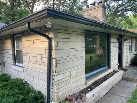 1819 Corby Blvd, South Bend, IN 46617