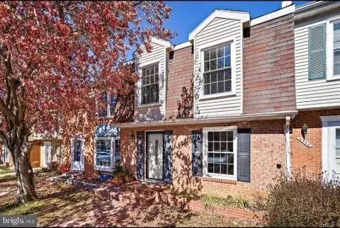 6360 Silver Ridge Cir, Alexandria, VA 22315