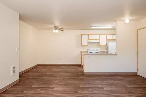 230 SEdgeway Dr, Hillsboro, OR 97006