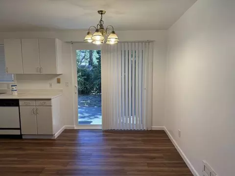 23820 Edmonds Way #1, Edmonds, WA 98026