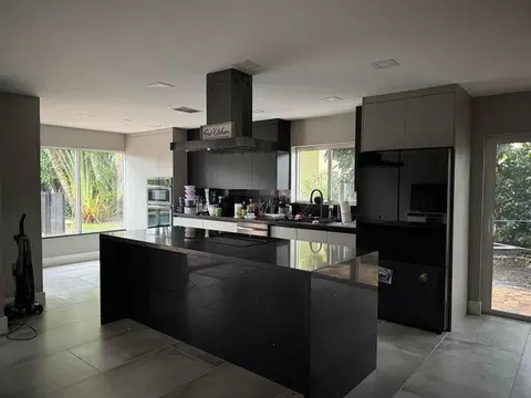 10366 Buena Ventura Dr, Boca Raton, FL 33498