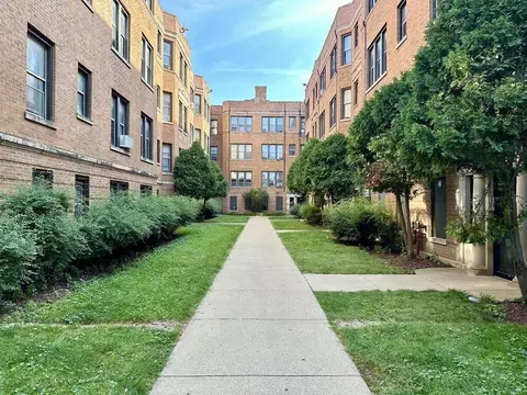 1361 W Estes Ave #1V, Chicago, IL 60626