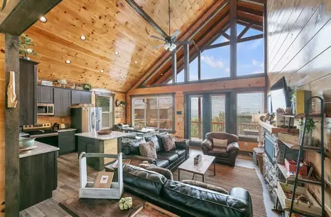 picadilly ln, Gatlinburg, TN 37738